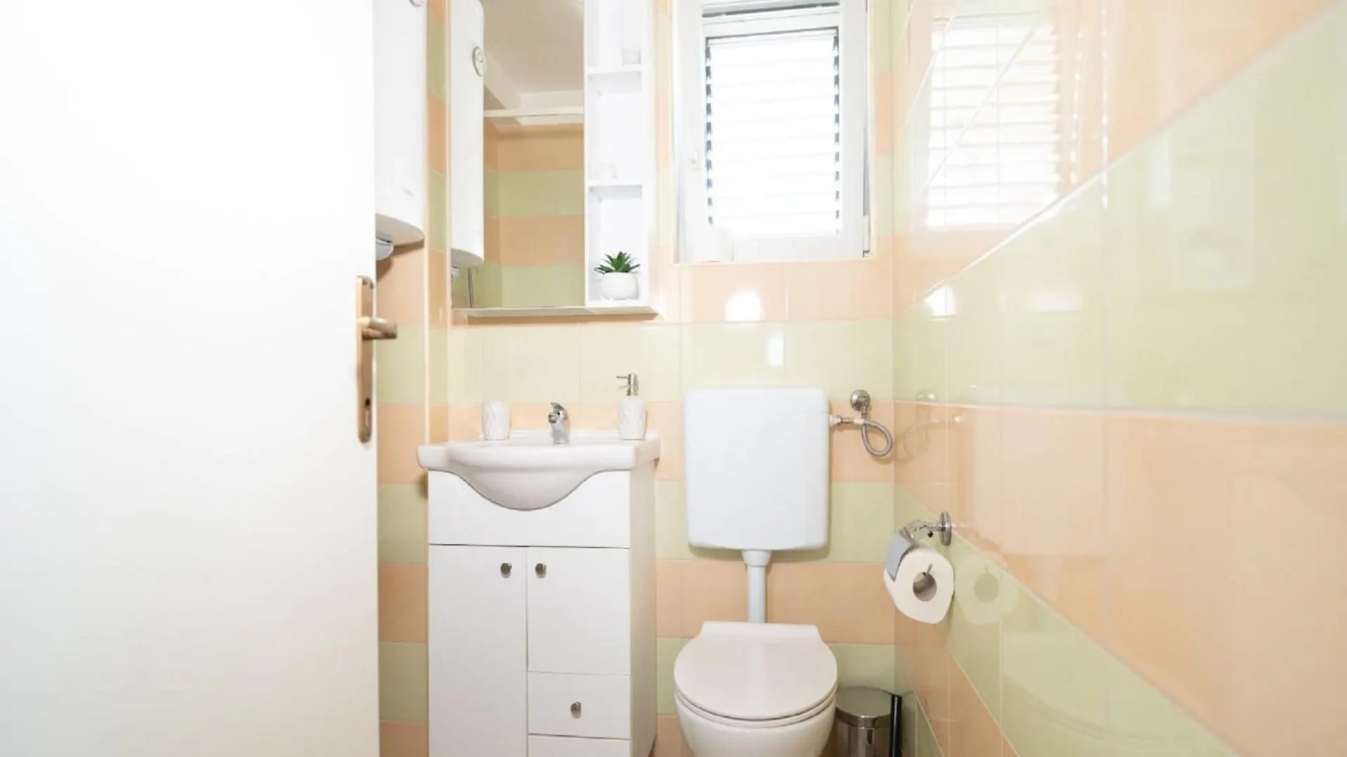Apartments Milic - Studio Apartment With Sea View 4 Gornji Karin