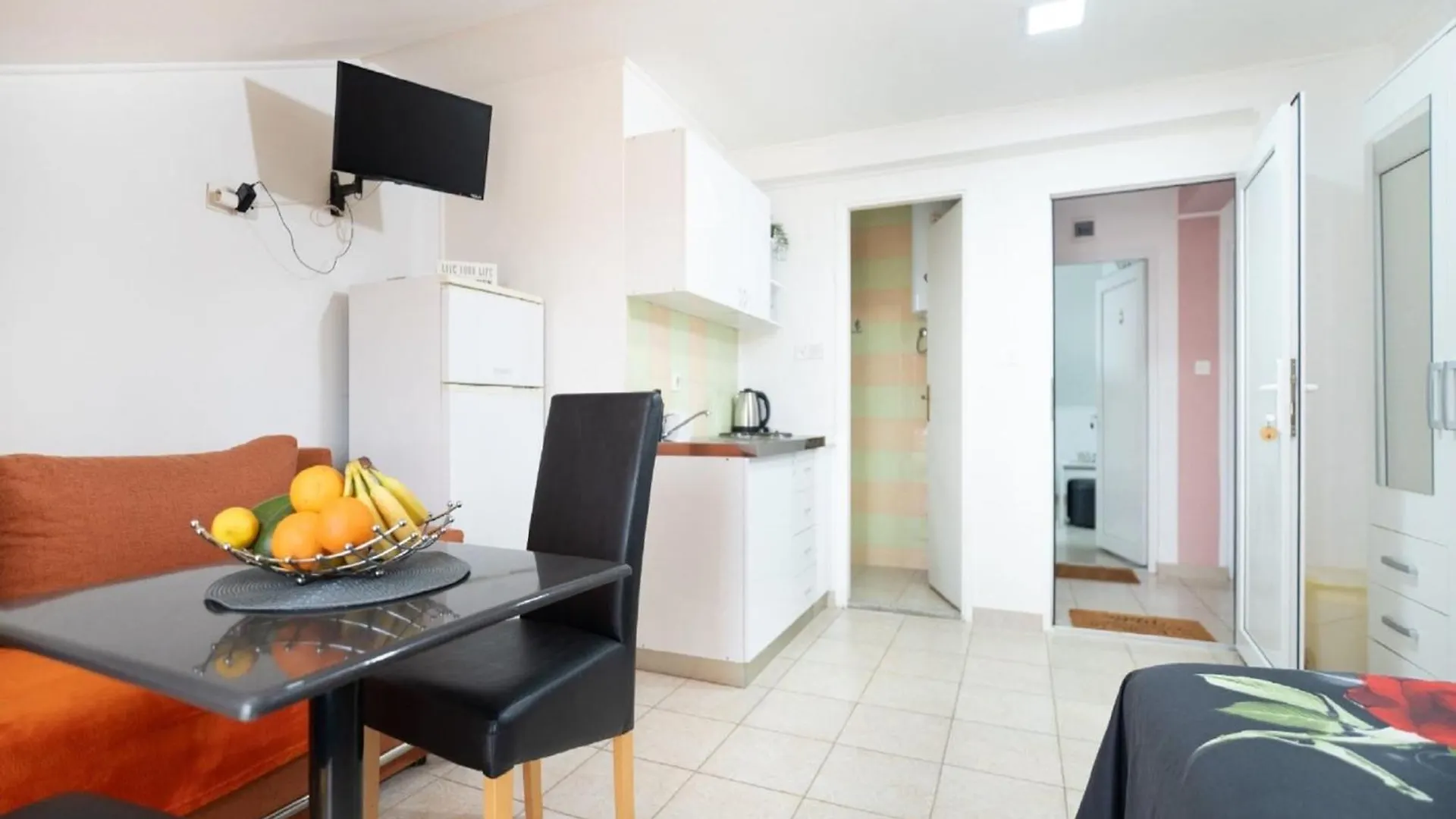Apartments Milic - Studio Apartment With Sea View 4 Gornji Karin Croatia